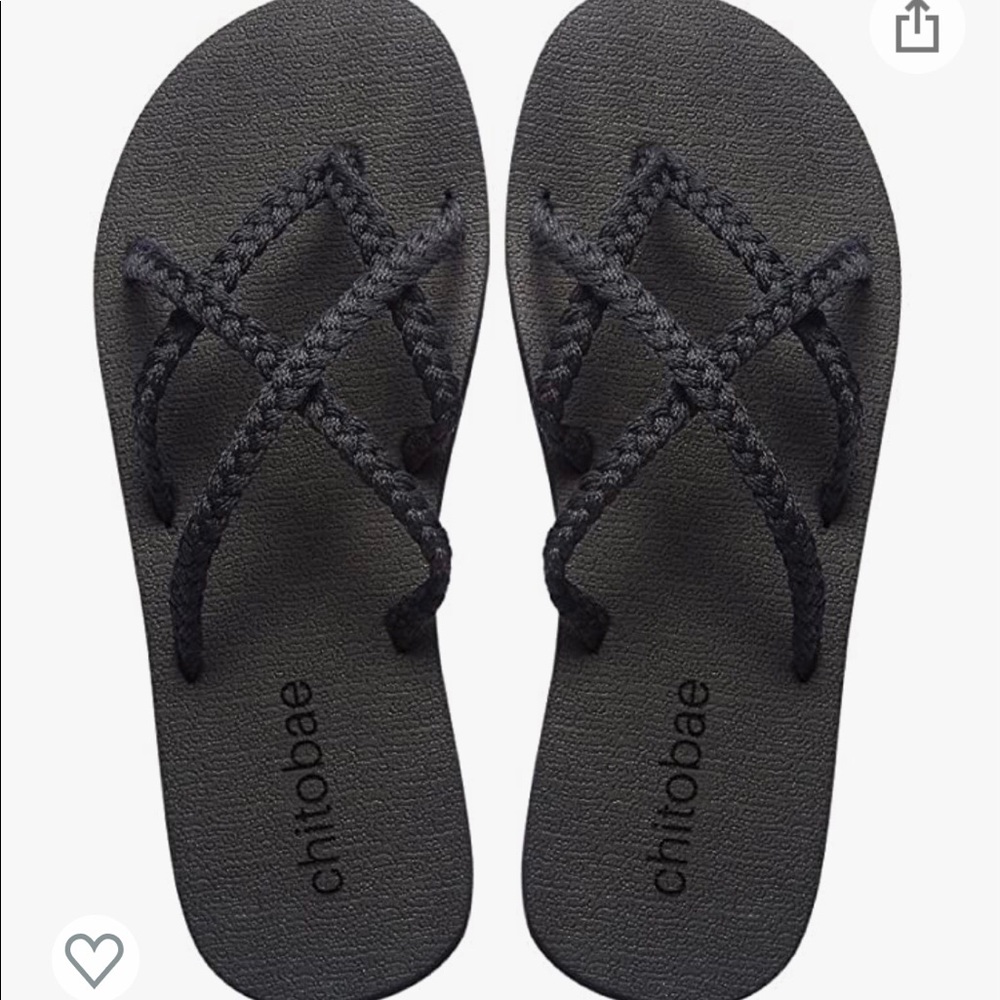 New with tags women’s flip flops sandals size 7